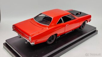 Supercar Collectibles - 1969 1/2 Plymouth Roadrunner 1:18 - 2