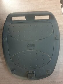 Givi kufor - 2