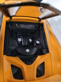 Model 1:18 McLaren 675 LT  Autoart  Orange - 2