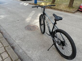 Hliníkový horský bicykel úplne novy - 2