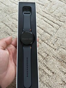 Samsung Galaxy Watch FE čierne - 2