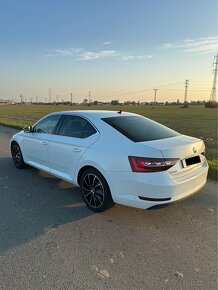 Škoda Superb III 2.0 TDI 110kw CANTON,BI-Xenóny,Keyless… - 2