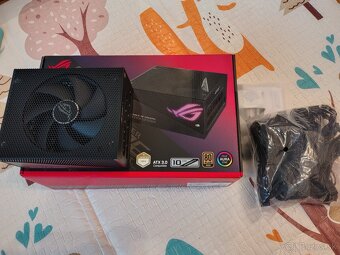 ASUS ROG STRIX 1 200 W Gold Aura Edition - 2