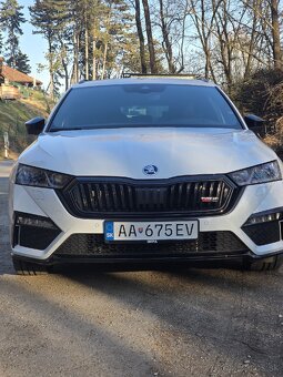 Škoda Octavia Combi 2.0 TSI RS DSG - 2