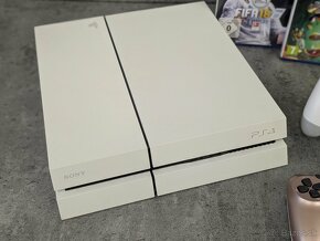 Playstation 4 500GB biele, 2 ovládače a hry Fifa 18 a Rayman - 2