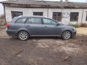 Predam Toyota Avensis 2.2.110 dizel - 2