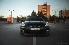 Nissan GTR - 2