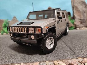 prodám model 1:18 HUMMER H2 - 2