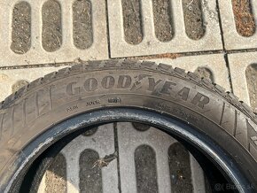 Predám 2ks celoročné pneu Good Year 205/55 R16 - 2