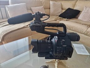 canon c100mark2 - 2