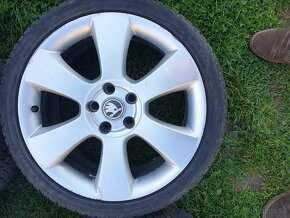 Predam 18 elekt+zimne gumy FULDA 225/40r18 LUNA - 2