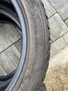 Predám 2ks zimné pneu 225/45R18 Maxis - 2