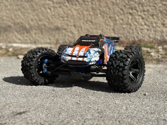 Traxxas E-Revo 1:8 + veľa príslušenstva - 2