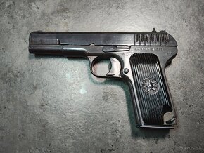 PIŠTOĽ TOKAREV TT33, r.v.1945 - 2