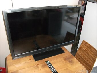 Predám televízor SONY BRAVIA 40" + DVD prehravač.Lacno. - 2