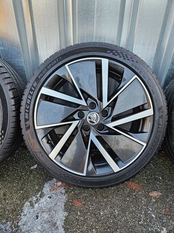 Letní alu kola Vega 19" Škoda Superb 235/40 R19 - 2