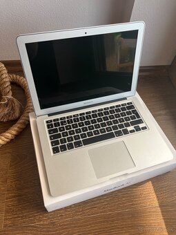 MacBook Air (2017) - 2