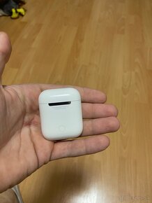 Apple AirPods 1 - 2