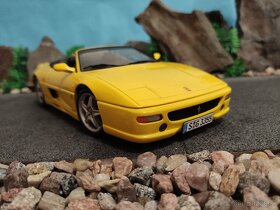 prodám model 1:18 ferrari f355 spider - 2