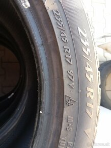 Zminé pneumatiky 235/45 R17 - 2