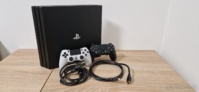 Playstation 4 Pro (1TB), 2x ovládač - 2