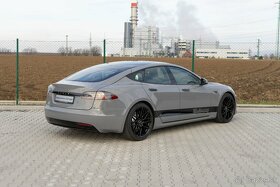 Tesla Model S 90D - 2