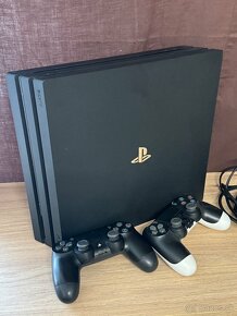 Playstation 4 Pro 1000Gb + 2 ovladače plus rok záruka - 2