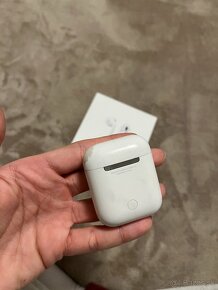 AirPods 1 - 2