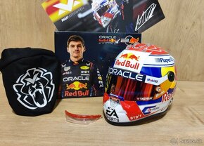 Max Verstappen - 2024 sezonna mini helma + podpis karta - 2