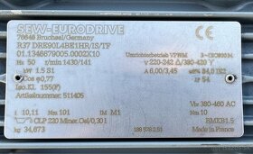 ELEKTROMOTOR S PREVODOVKOU 141 alebo 246 ot/min - 2