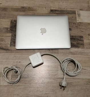 Predám Macbook Air 13.3", 8GB, 256GB SSD - 2