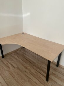 Pracovný stôl - 2