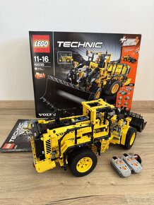 Lego Technic 42030 Volvo L350F Wheel Loader - 2