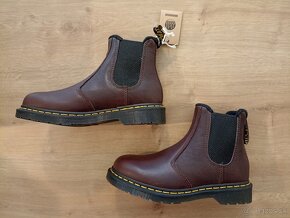 Dr. Martens 2976 Warmwair Leather Chelsea Boots - 2