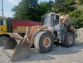 Kolesový nakladač Liebherr D934L - 2