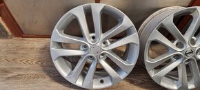 Predám originál Nissan Juke elektrony 5x114,3 R17 et47 J7 - 2