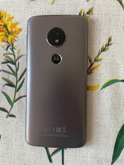 Motorola Moto E5 - 2