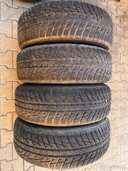 225/65R17 Nokian zimne celoročne - 2