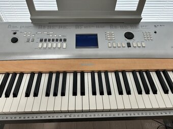 YAMAHA DGX-620 - 2