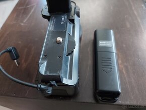 Meike battery grip pre Sony A6000 sériu - 2