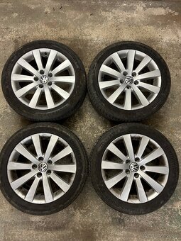 Predám originál VW elektróny 5x112 R17 s letnými pneu 235/45 - 2