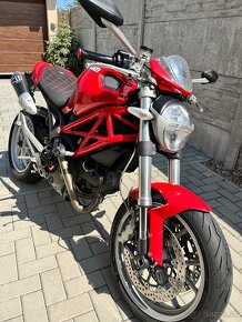 Ducati Monster 1100 - 2