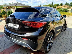 Infiniti Q30 2,2D 125kW AWD 4x4 Priemium Lux - 2