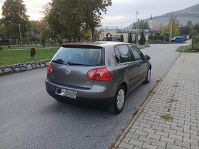 Volkswagen Golf V 1.9TDI 77kw - 2