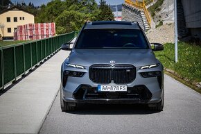 X7 M60i V8 4.4i 390 kW, 2023, Osvetlená predná maska, DPH - 2