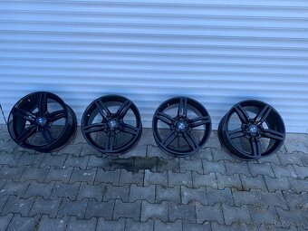 BMW 5x120 R18 8,5J ET15 - 2