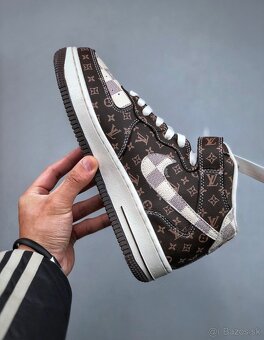 Nike LV - 2