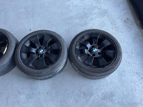 BMW 225/45 R17 - 2