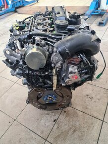 Predam motor 2.0Hdi kod je AH01 - 2