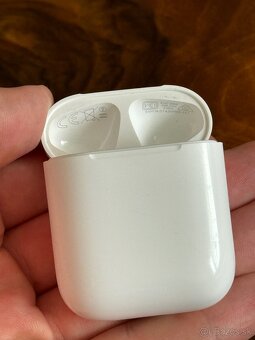 Apple AirPods 1/2 nahradne puzdro - 2